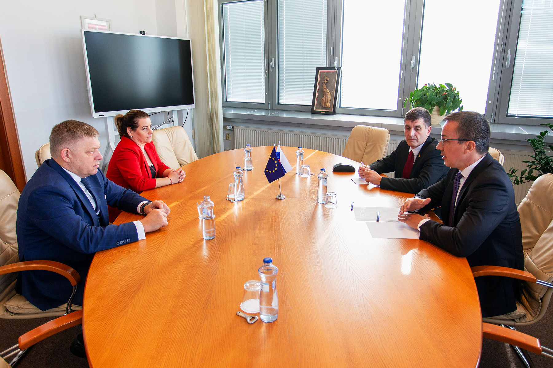 02 rokovanie predsedu vlady sr roberta fica rezorte prace | WebJET CMS